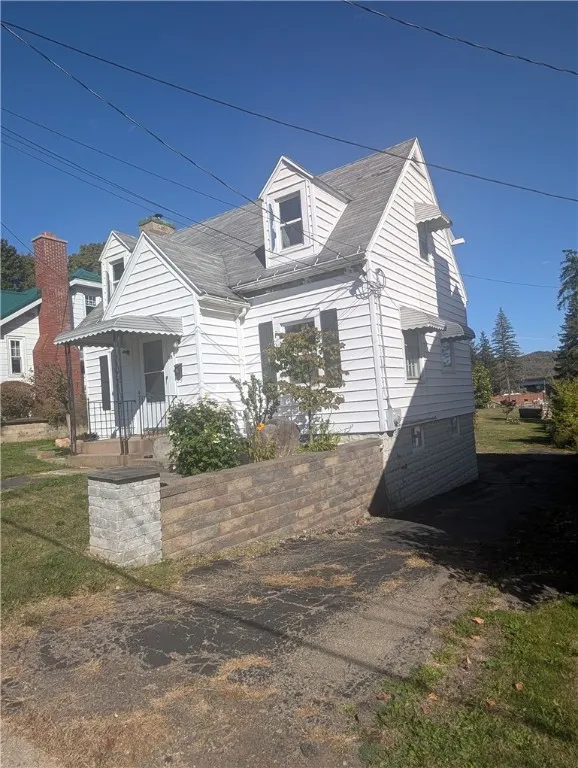 28 Rosedale Avenue, Bradford City, Pennsylvania 16, Bradford City, Pennsylvania 16701, 2 Bedrooms Bedrooms, 6 Rooms Rooms,1 BathroomBathrooms,Residential,For Sale,28 Rosedale Avenue, Bradford City, Pennsylvania 16,0,R1644144