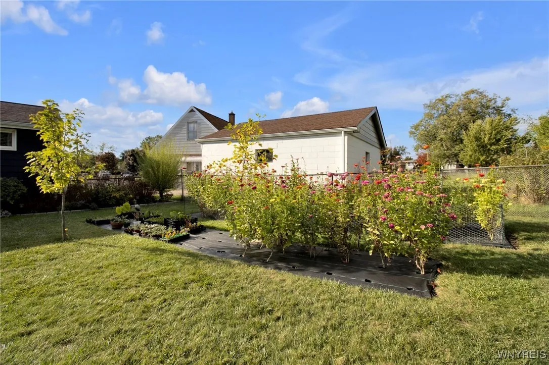 197 Heather Road, Cheektowaga, New York 14225, Cheektowaga, New York 14225, 3 Bedrooms Bedrooms, 5 Rooms Rooms,1 BathroomBathrooms,Residential,For Sale,197 Heather Road, Cheektowaga, New York 14225,0,B1643902