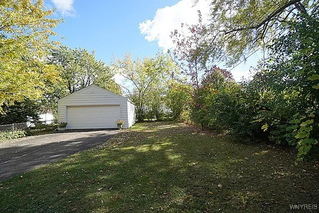 1835 Military Road, Tonawanda, New York 14217, Tonawanda, New York 14217, 2 Bedrooms Bedrooms, 4 Rooms Rooms,1 BathroomBathrooms,Residential,For Sale,1835 Military Road, Tonawanda, New York 14217,0,B1643552
