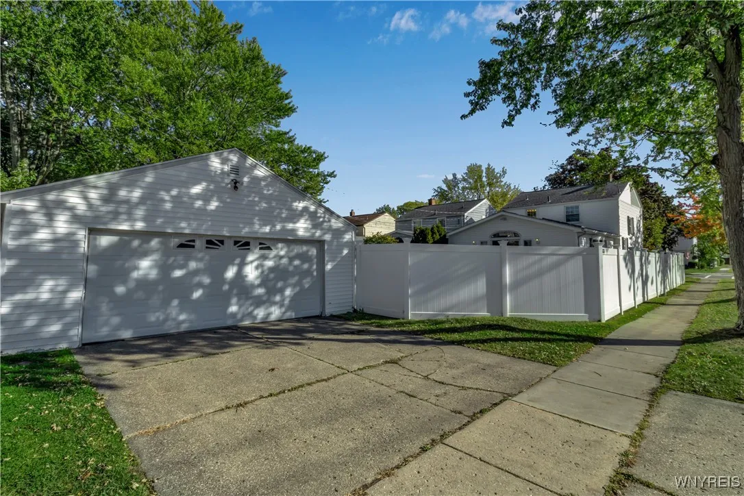 316 Athens Boulevard, Tonawanda, New York 14223, Tonawanda, New York 14223, 3 Bedrooms Bedrooms, 7 Rooms Rooms,1 BathroomBathrooms,Residential,For Sale,316 Athens Boulevard, Tonawanda, New York 14223,0,B1635280