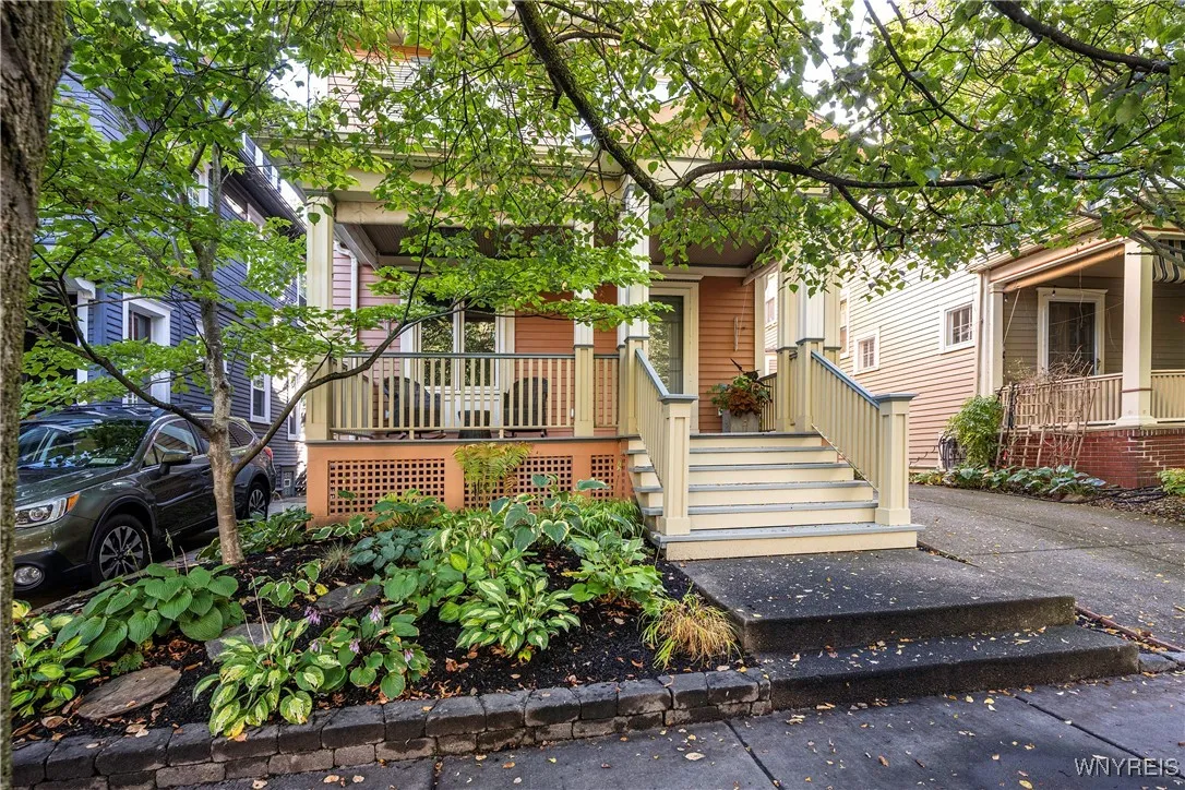 21 Granger Pl, Buffalo, New York 14222, Buffalo, New York 14222, 4 Bedrooms Bedrooms, 11 Rooms Rooms,2 BathroomsBathrooms,Residential,For Sale,21 Granger Pl, Buffalo, New York 14222,0,B1643798