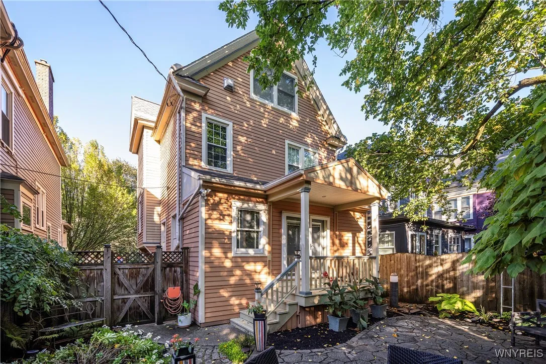 21 Granger Pl, Buffalo, New York 14222, Buffalo, New York 14222, 4 Bedrooms Bedrooms, 11 Rooms Rooms,2 BathroomsBathrooms,Residential,For Sale,21 Granger Pl, Buffalo, New York 14222,0,B1643798