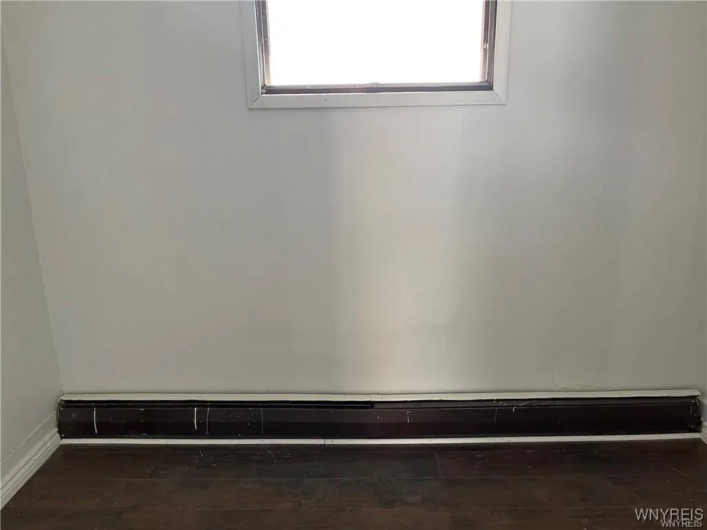 299 Smith Street, Buffalo, New York 14210, Buffalo, New York 14210, 3 Bedrooms Bedrooms, 6 Rooms Rooms,1 BathroomBathrooms,Residential,For Sale,299 Smith Street, Buffalo, New York 14210,0,B1644150