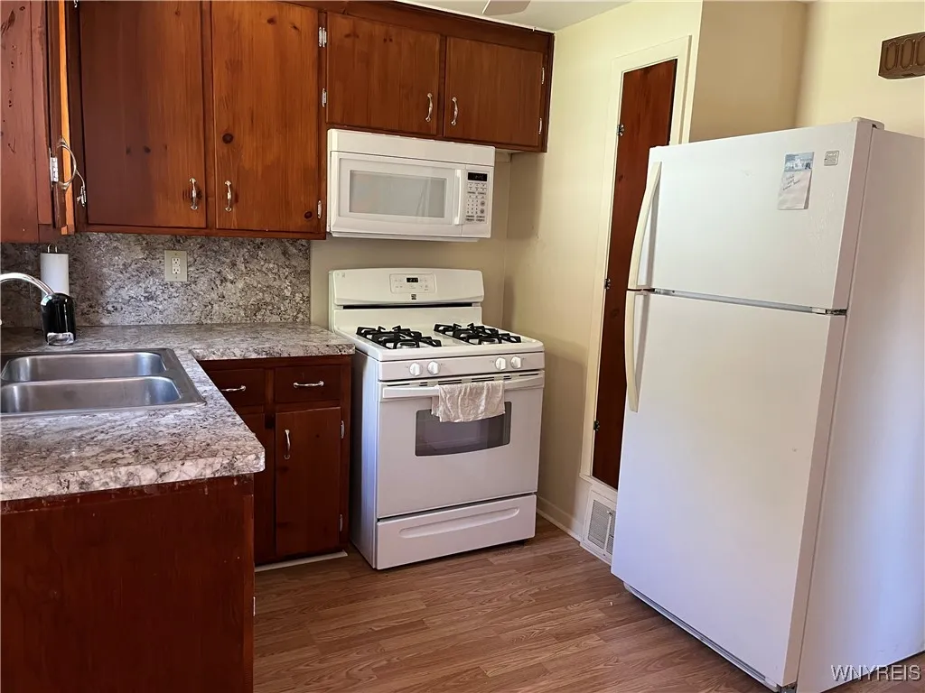 115 Cambria Street, Buffalo, New York 14206, Buffalo, New York 14206, 3 Bedrooms Bedrooms, 6 Rooms Rooms,1 BathroomBathrooms,Residential,For Sale,115 Cambria Street, Buffalo, New York 14206,0,B1644133