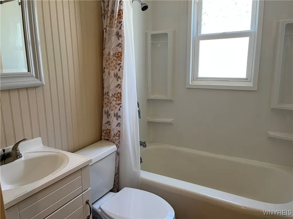 115 Cambria Street, Buffalo, New York 14206, Buffalo, New York 14206, 3 Bedrooms Bedrooms, 6 Rooms Rooms,1 BathroomBathrooms,Residential,For Sale,115 Cambria Street, Buffalo, New York 14206,0,B1644133