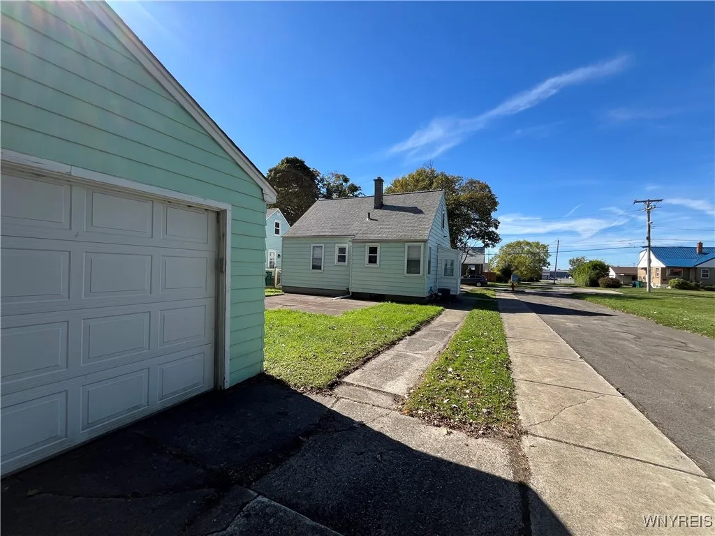 115 Cambria Street, Buffalo, New York 14206, Buffalo, New York 14206, 3 Bedrooms Bedrooms, 6 Rooms Rooms,1 BathroomBathrooms,Residential,For Sale,115 Cambria Street, Buffalo, New York 14206,0,B1644133