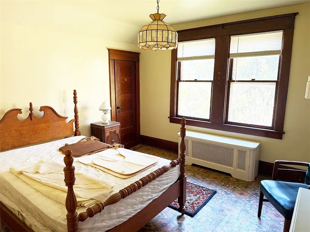 99 Schneider Avenue, Middletown, New York 12430, Middletown, New York 12430, 3 Bedrooms Bedrooms, 9 Rooms Rooms,1 BathroomBathrooms,Residential,For Sale,99 Schneider Avenue, Middletown, New York 12430,0,R1643818