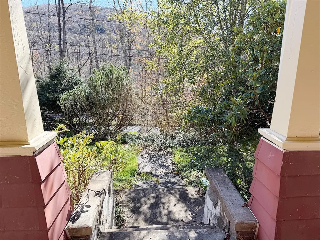 99 Schneider Avenue, Middletown, New York 12430, Middletown, New York 12430, 3 Bedrooms Bedrooms, 9 Rooms Rooms,1 BathroomBathrooms,Residential,For Sale,99 Schneider Avenue, Middletown, New York 12430,0,R1643818