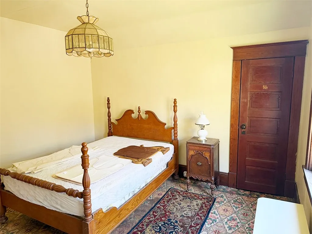 99 Schneider Avenue, Middletown, New York 12430, Middletown, New York 12430, 3 Bedrooms Bedrooms, 9 Rooms Rooms,1 BathroomBathrooms,Residential,For Sale,99 Schneider Avenue, Middletown, New York 12430,0,R1643818