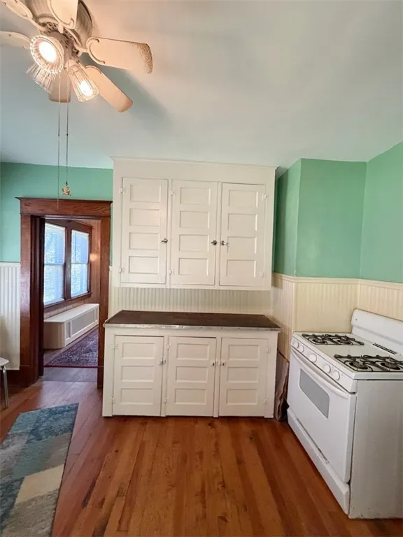 99 Schneider Avenue, Middletown, New York 12430, Middletown, New York 12430, 3 Bedrooms Bedrooms, 9 Rooms Rooms,1 BathroomBathrooms,Residential,For Sale,99 Schneider Avenue, Middletown, New York 12430,0,R1643818