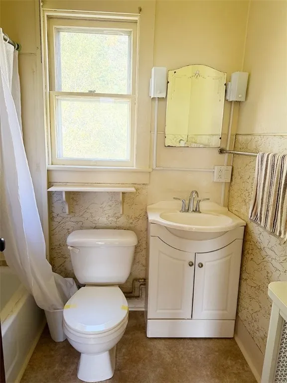 99 Schneider Avenue, Middletown, New York 12430, Middletown, New York 12430, 3 Bedrooms Bedrooms, 9 Rooms Rooms,1 BathroomBathrooms,Residential,For Sale,99 Schneider Avenue, Middletown, New York 12430,0,R1643818