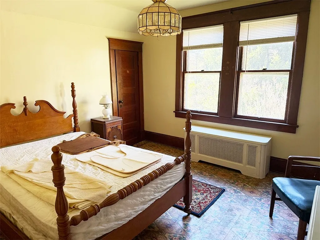 99 Schneider Avenue, Middletown, New York 12430, Middletown, New York 12430, 3 Bedrooms Bedrooms, 9 Rooms Rooms,1 BathroomBathrooms,Residential,For Sale,99 Schneider Avenue, Middletown, New York 12430,0,R1643818