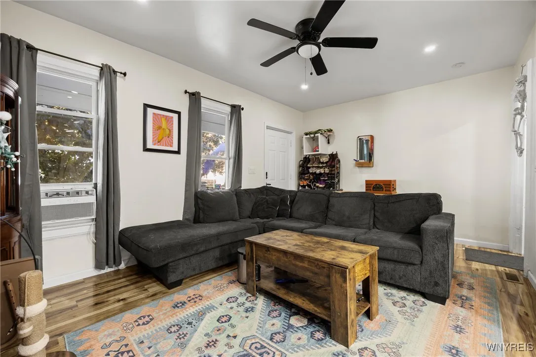 41 Hamilton Street, Buffalo, New York 14207, Buffalo, New York 14207, 5 Bedrooms Bedrooms, 10 Rooms Rooms,2 BathroomsBathrooms,Residential,For Sale,41 Hamilton Street, Buffalo, New York 14207,0,B1644195