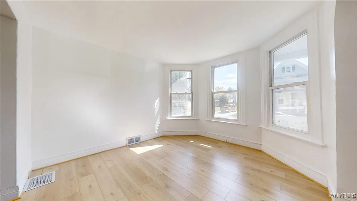 114 Spaulding Street, Buffalo, New York 14220, Buffalo, New York 14220, 4 Bedrooms Bedrooms, 9 Rooms Rooms,1 BathroomBathrooms,Residential,For Sale,114 Spaulding Street, Buffalo, New York 14220,0,B1643190