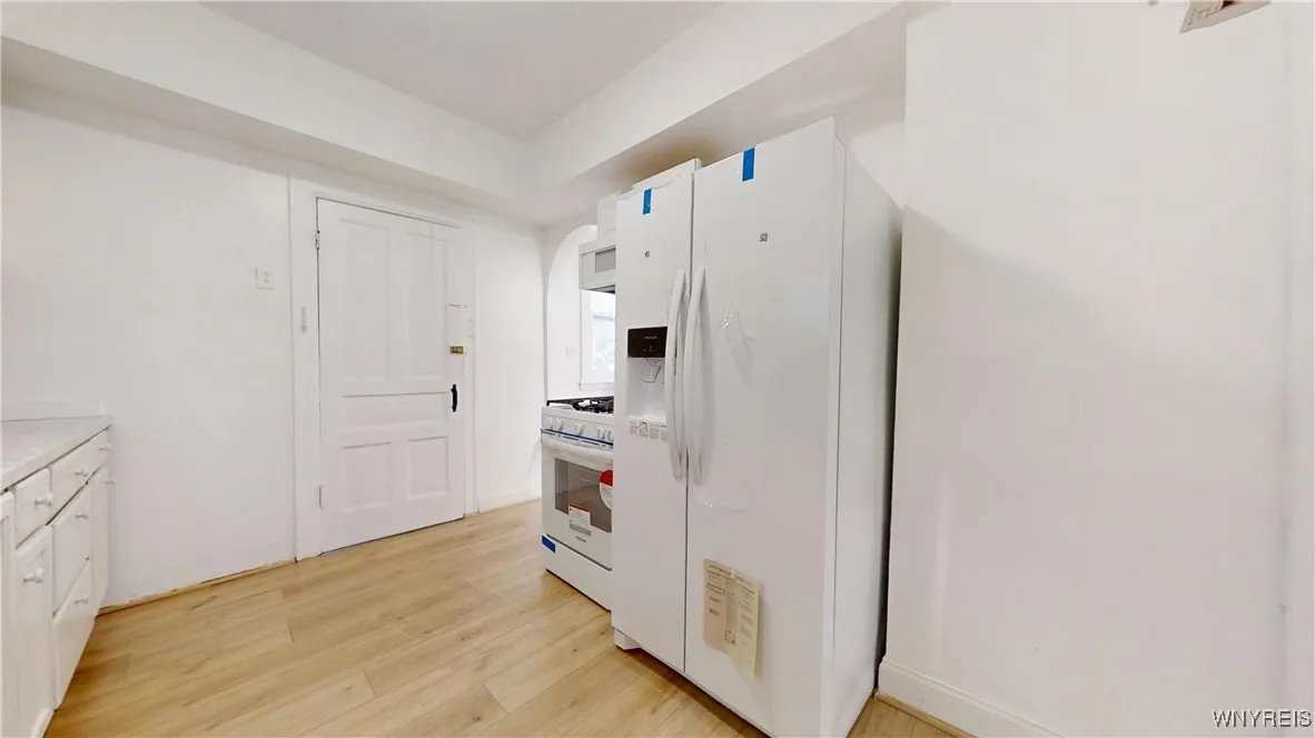 114 Spaulding Street, Buffalo, New York 14220, Buffalo, New York 14220, 4 Bedrooms Bedrooms, 9 Rooms Rooms,1 BathroomBathrooms,Residential,For Sale,114 Spaulding Street, Buffalo, New York 14220,0,B1643190