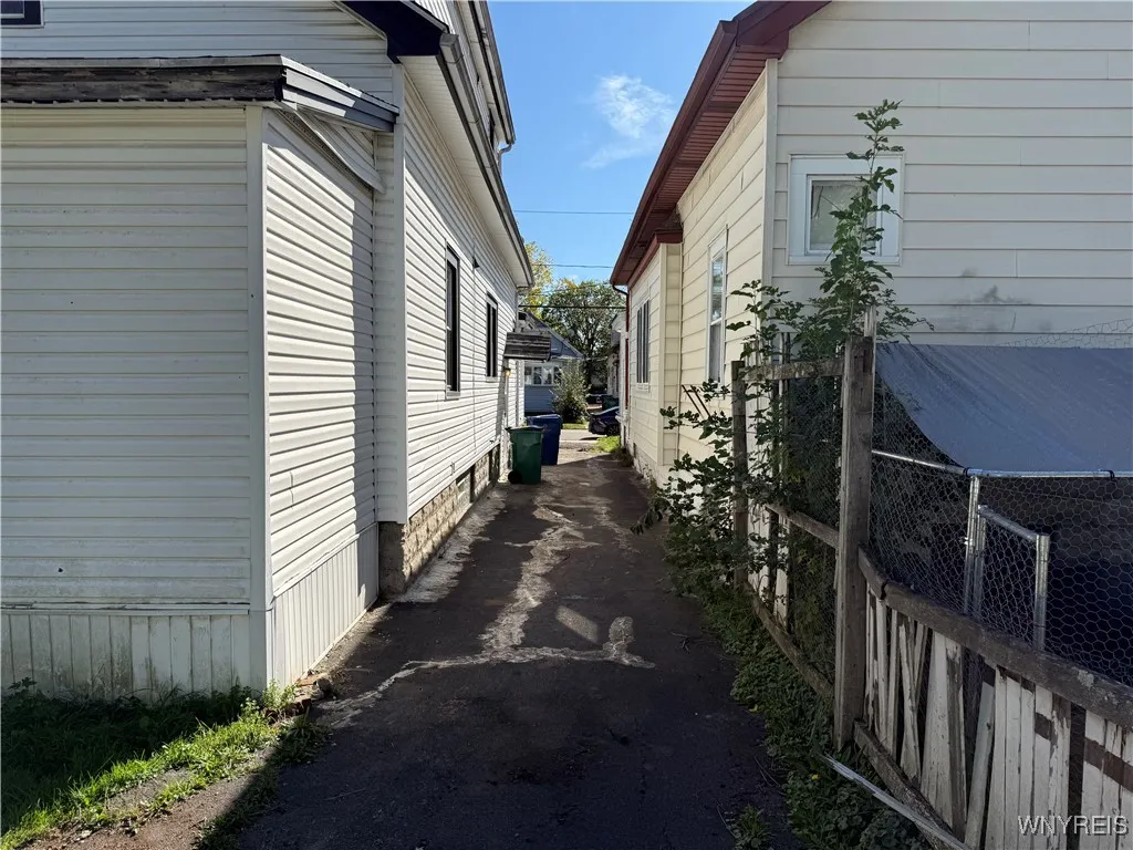 618 Lasalle Avenue, Buffalo, New York 14215, Buffalo, New York 14215, 4 Bedrooms Bedrooms, 8 Rooms Rooms,2 BathroomsBathrooms,Residential,For Sale,618 Lasalle Avenue, Buffalo, New York 14215,0,B1644151