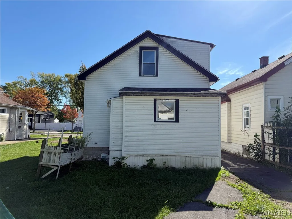 618 Lasalle Avenue, Buffalo, New York 14215, Buffalo, New York 14215, 4 Bedrooms Bedrooms, 8 Rooms Rooms,2 BathroomsBathrooms,Residential,For Sale,618 Lasalle Avenue, Buffalo, New York 14215,0,B1644151