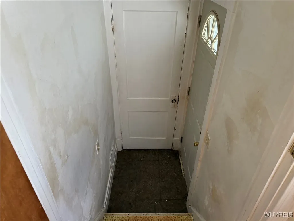 618 Lasalle Avenue, Buffalo, New York 14215, Buffalo, New York 14215, 4 Bedrooms Bedrooms, 8 Rooms Rooms,2 BathroomsBathrooms,Residential,For Sale,618 Lasalle Avenue, Buffalo, New York 14215,0,B1644151