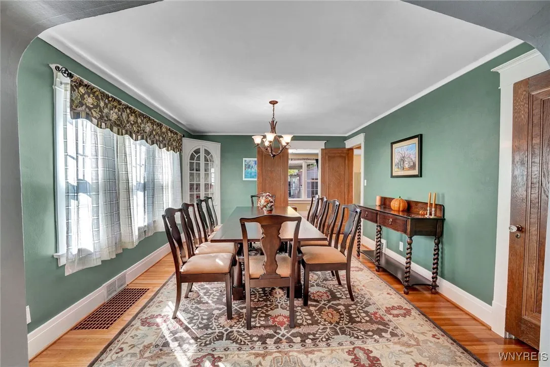 49 East Girard Boulevard, Tonawanda, New York 1421, Tonawanda, New York 14217, 4 Bedrooms Bedrooms, 10 Rooms Rooms,2 BathroomsBathrooms,Residential,For Sale,49 East Girard Boulevard, Tonawanda, New York 1421,0,B1641717