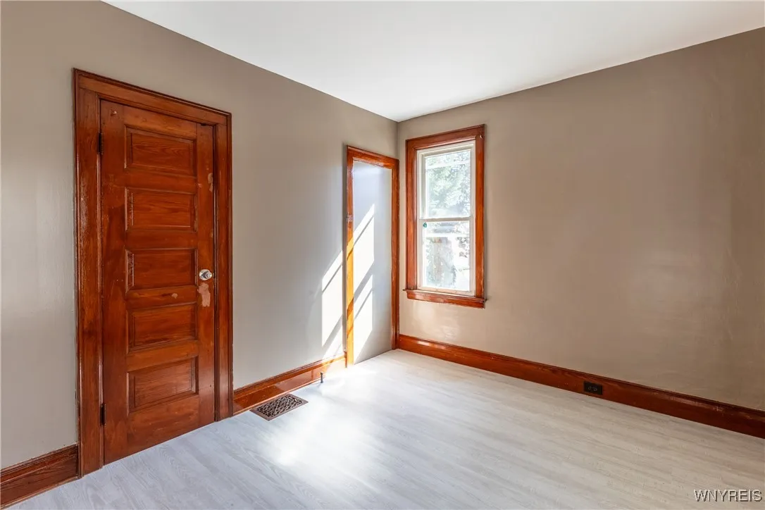 37 Alsace Avenue, Buffalo, New York 14220, Buffalo, New York 14220, 6 Bedrooms Bedrooms, 8 Rooms Rooms,1 BathroomBathrooms,Residential,For Sale,37 Alsace Avenue, Buffalo, New York 14220,0,B1644244