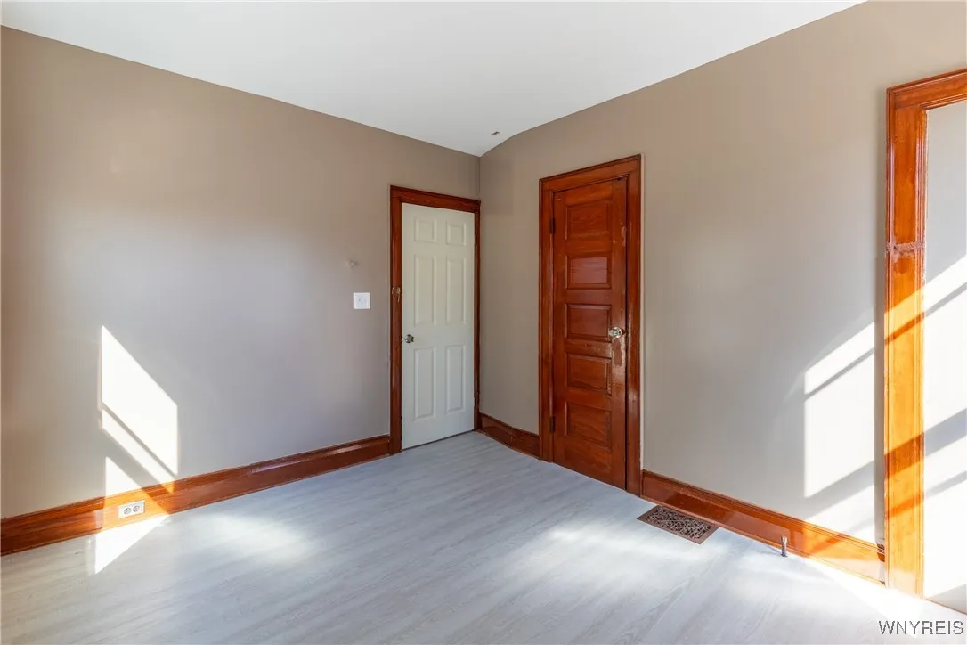 37 Alsace Avenue, Buffalo, New York 14220, Buffalo, New York 14220, 6 Bedrooms Bedrooms, 8 Rooms Rooms,1 BathroomBathrooms,Residential,For Sale,37 Alsace Avenue, Buffalo, New York 14220,0,B1644244