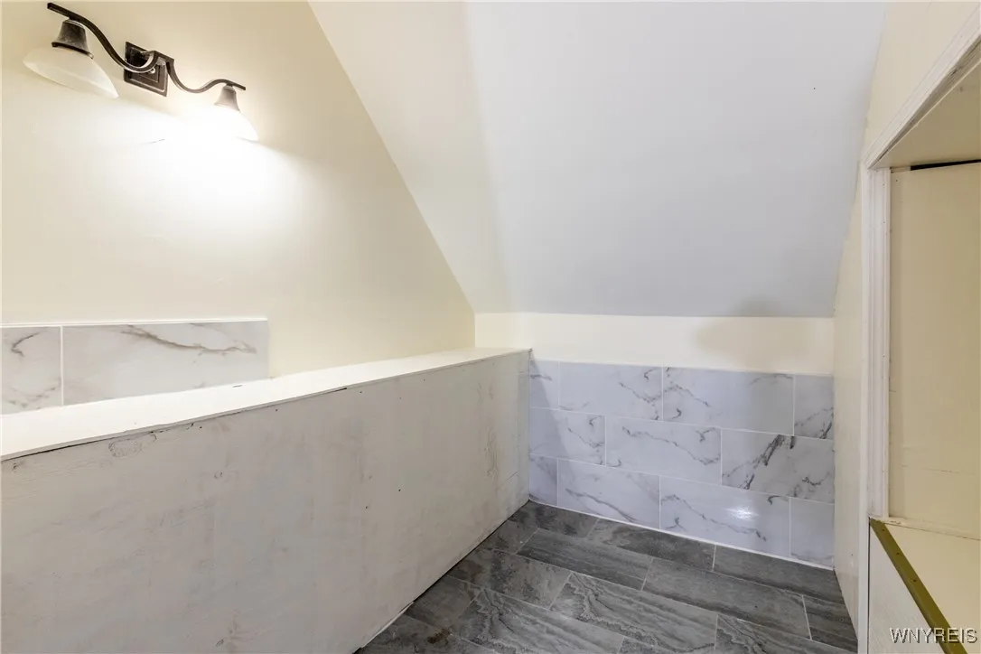 37 Alsace Avenue, Buffalo, New York 14220, Buffalo, New York 14220, 6 Bedrooms Bedrooms, 8 Rooms Rooms,1 BathroomBathrooms,Residential,For Sale,37 Alsace Avenue, Buffalo, New York 14220,0,B1644244