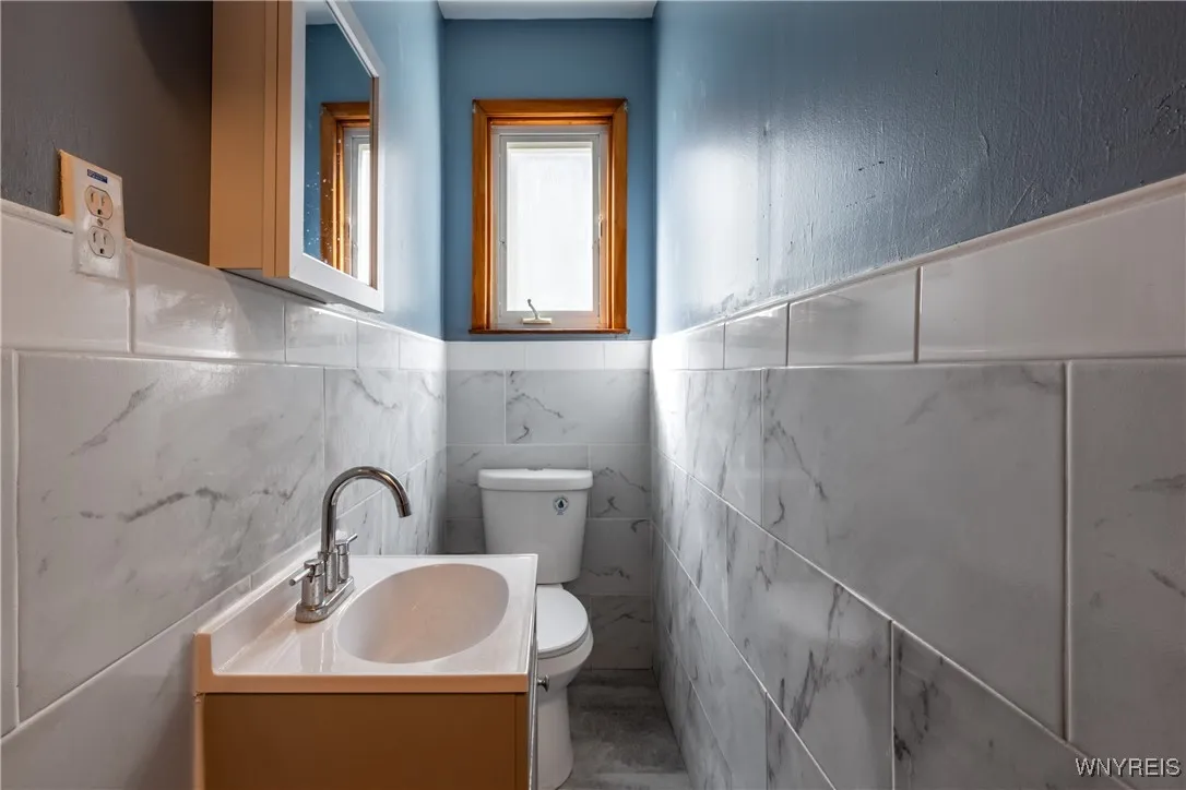 37 Alsace Avenue, Buffalo, New York 14220, Buffalo, New York 14220, 6 Bedrooms Bedrooms, 8 Rooms Rooms,1 BathroomBathrooms,Residential,For Sale,37 Alsace Avenue, Buffalo, New York 14220,0,B1644244