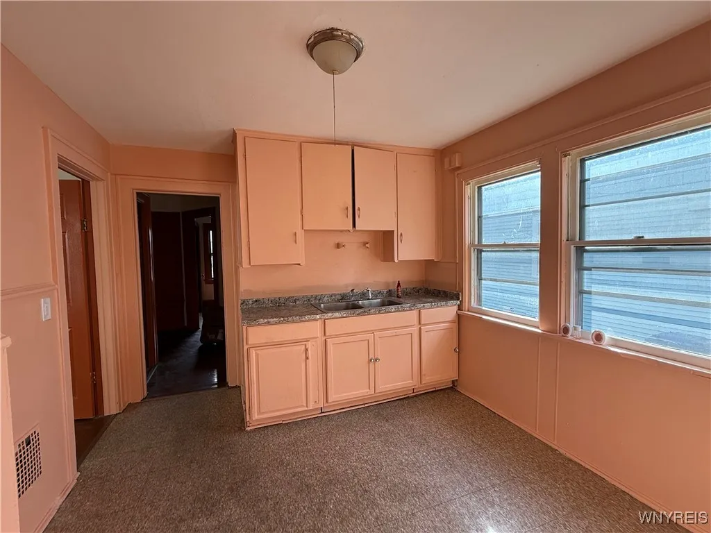 549 Lisbon Avenue, Buffalo, New York 14215, Buffalo, New York 14215, 3 Bedrooms Bedrooms, 6 Rooms Rooms,1 BathroomBathrooms,Residential Lease,For Rent,549 Lisbon Avenue, Buffalo, New York 14215,0,B1641116