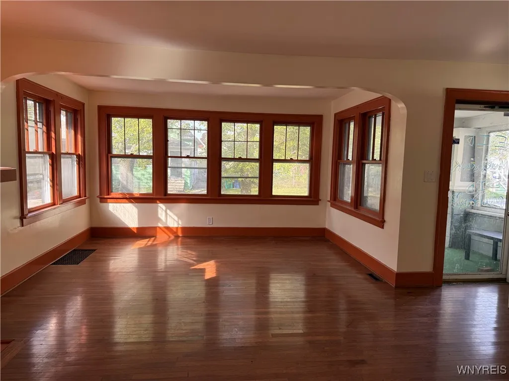 549 Lisbon Avenue, Buffalo, New York 14215, Buffalo, New York 14215, 3 Bedrooms Bedrooms, 6 Rooms Rooms,1 BathroomBathrooms,Residential Lease,For Rent,549 Lisbon Avenue, Buffalo, New York 14215,0,B1641116