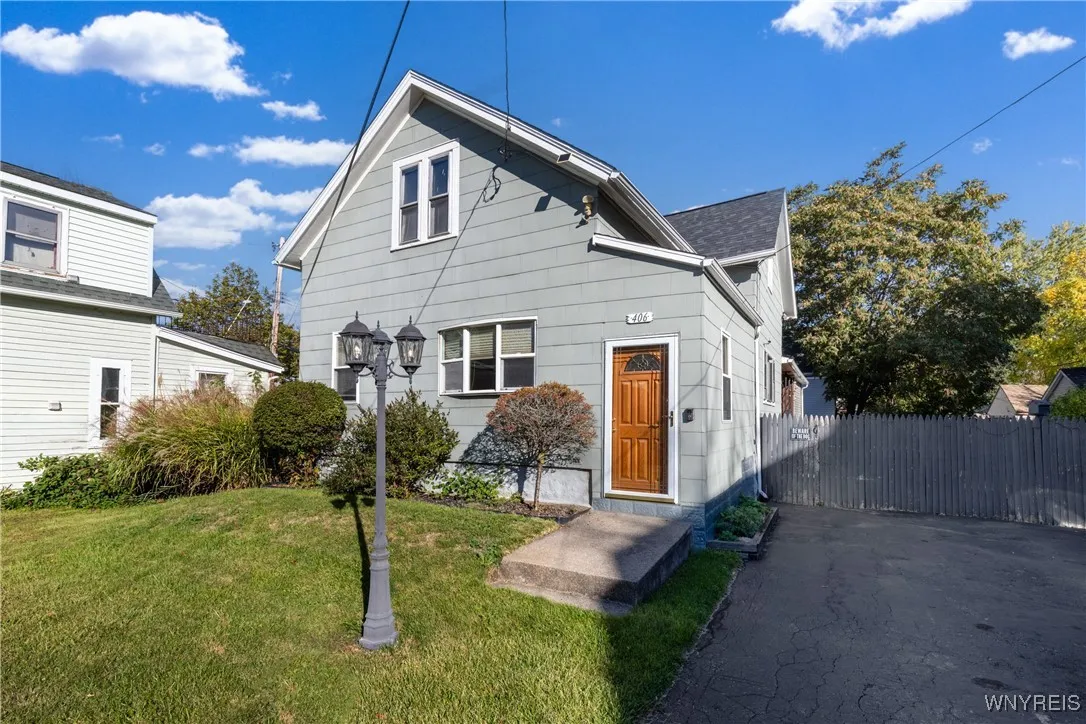 406 Doat Street, Buffalo, New York 14211, Buffalo, New York 14211, 3 Bedrooms Bedrooms, 7 Rooms Rooms,1 BathroomBathrooms,Residential,For Sale,406 Doat Street, Buffalo, New York 14211,0,B1644223
