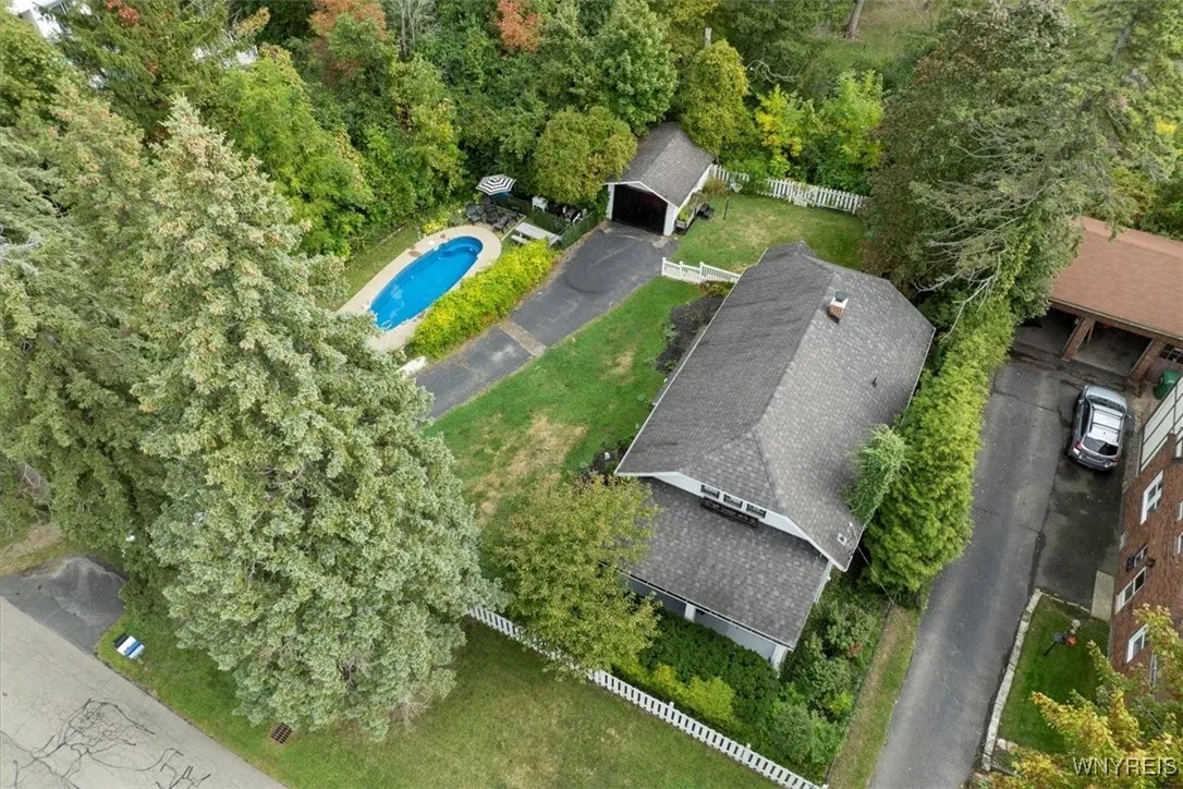 5665 East Lane, Hamburg, New York 14085, Hamburg, New York 14085, 3 Bedrooms Bedrooms, 6 Rooms Rooms,2 BathroomsBathrooms,Residential,For Sale,5665 East Lane, Hamburg, New York 14085,0,B1644256
