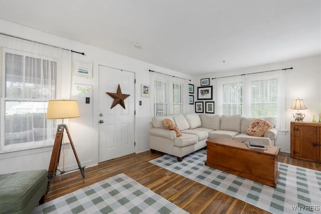 5665 East Lane, Hamburg, New York 14085, Hamburg, New York 14085, 3 Bedrooms Bedrooms, 6 Rooms Rooms,2 BathroomsBathrooms,Residential,Closed,5665 East Lane, Hamburg, New York 14085,0,B1644256