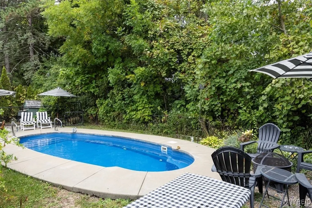 5665 East Lane, Hamburg, New York 14085, Hamburg, New York 14085, 3 Bedrooms Bedrooms, 6 Rooms Rooms,2 BathroomsBathrooms,Residential,Closed,5665 East Lane, Hamburg, New York 14085,0,B1644256