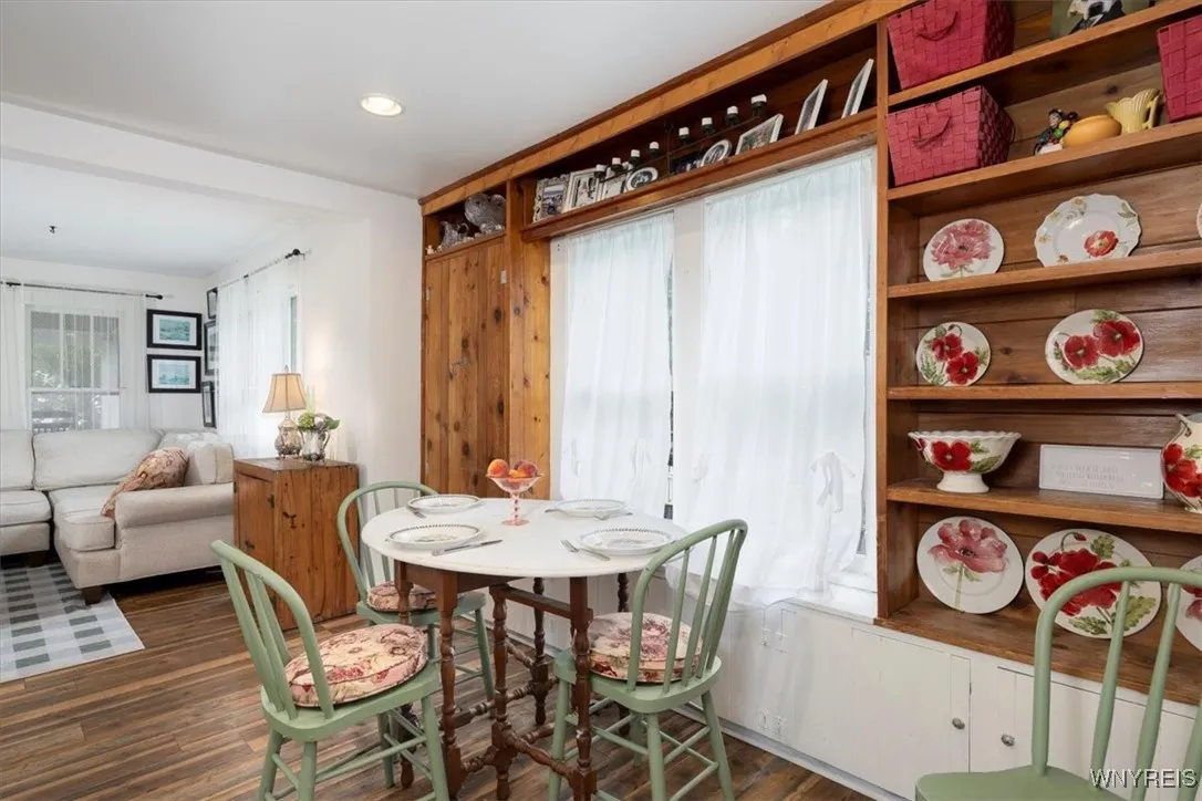 5665 East Lane, Hamburg, New York 14085, Hamburg, New York 14085, 3 Bedrooms Bedrooms, 6 Rooms Rooms,2 BathroomsBathrooms,Residential,Closed,5665 East Lane, Hamburg, New York 14085,0,B1644256