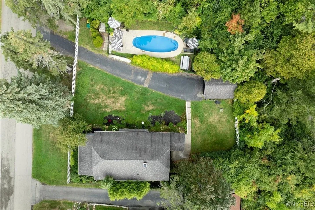 5665 East Lane, Hamburg, New York 14085, Hamburg, New York 14085, 3 Bedrooms Bedrooms, 6 Rooms Rooms,2 BathroomsBathrooms,Residential,Closed,5665 East Lane, Hamburg, New York 14085,0,B1644256