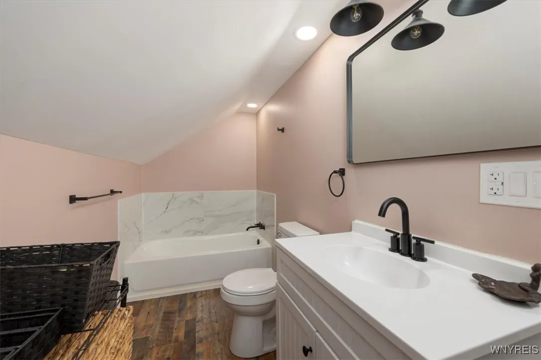 5665 East Lane, Hamburg, New York 14085, Hamburg, New York 14085, 3 Bedrooms Bedrooms, 6 Rooms Rooms,2 BathroomsBathrooms,Residential,Closed,5665 East Lane, Hamburg, New York 14085,0,B1644256