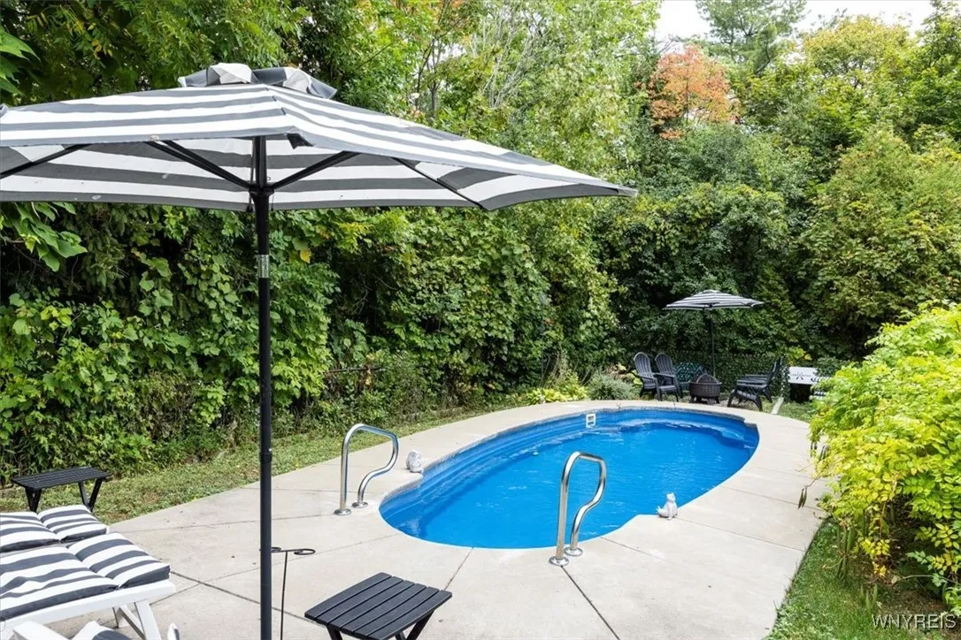 5665 East Lane, Hamburg, New York 14085, Hamburg, New York 14085, 3 Bedrooms Bedrooms, 6 Rooms Rooms,2 BathroomsBathrooms,Residential,Closed,5665 East Lane, Hamburg, New York 14085,0,B1644256