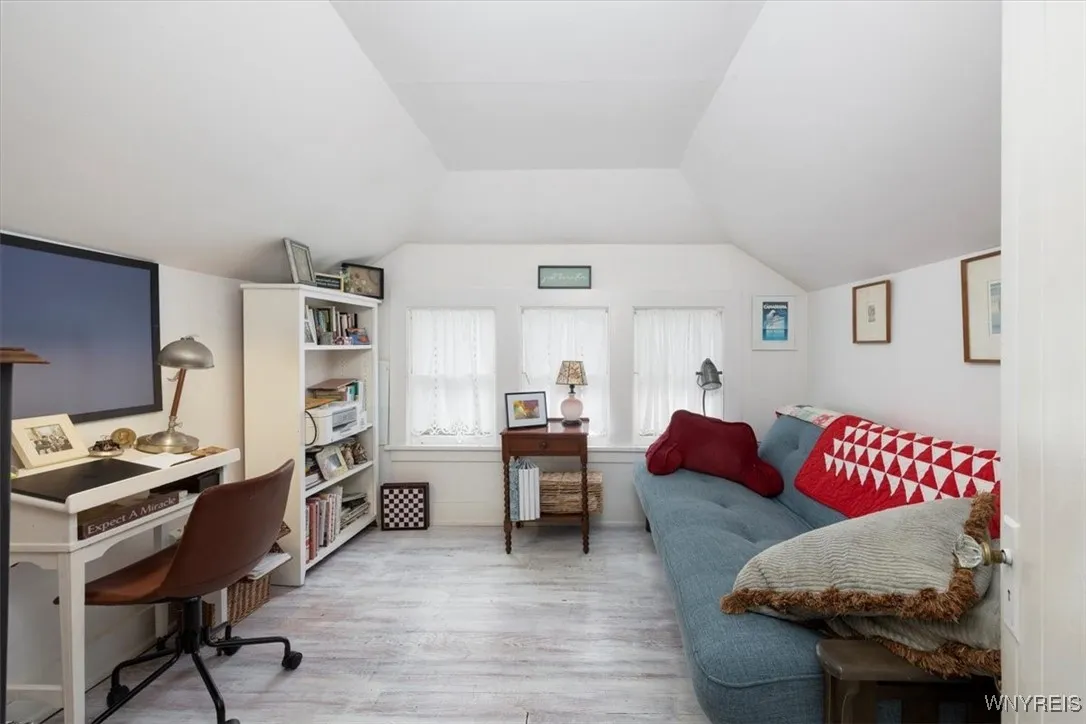 5665 East Lane, Hamburg, New York 14085, Hamburg, New York 14085, 3 Bedrooms Bedrooms, 6 Rooms Rooms,2 BathroomsBathrooms,Residential,Closed,5665 East Lane, Hamburg, New York 14085,0,B1644256