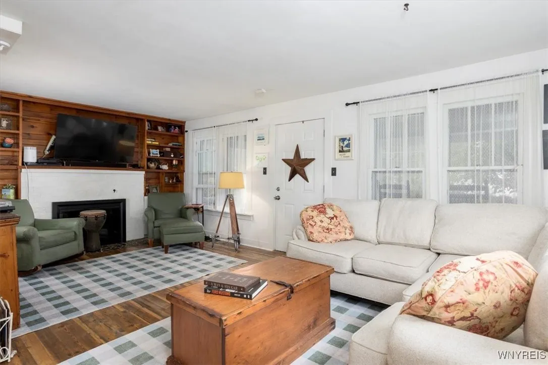 5665 East Lane, Hamburg, New York 14085, Hamburg, New York 14085, 3 Bedrooms Bedrooms, 6 Rooms Rooms,2 BathroomsBathrooms,Residential,For Sale,5665 East Lane, Hamburg, New York 14085,0,B1644256
