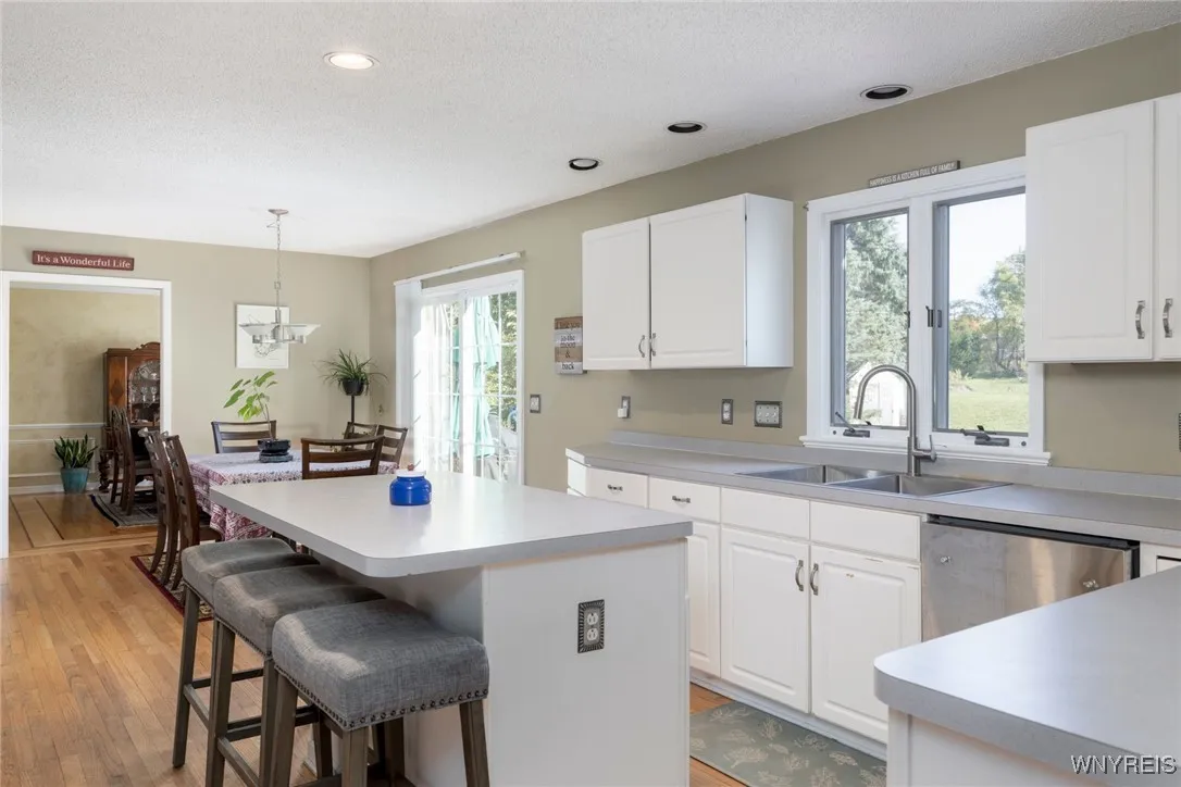 103 Burbank Drive, Orchard Park, New York 14127, Orchard Park, New York 14127, 4 Bedrooms Bedrooms, 14 Rooms Rooms,2 BathroomsBathrooms,Residential,For Sale,103 Burbank Drive, Orchard Park, New York 14127,0,B1644271