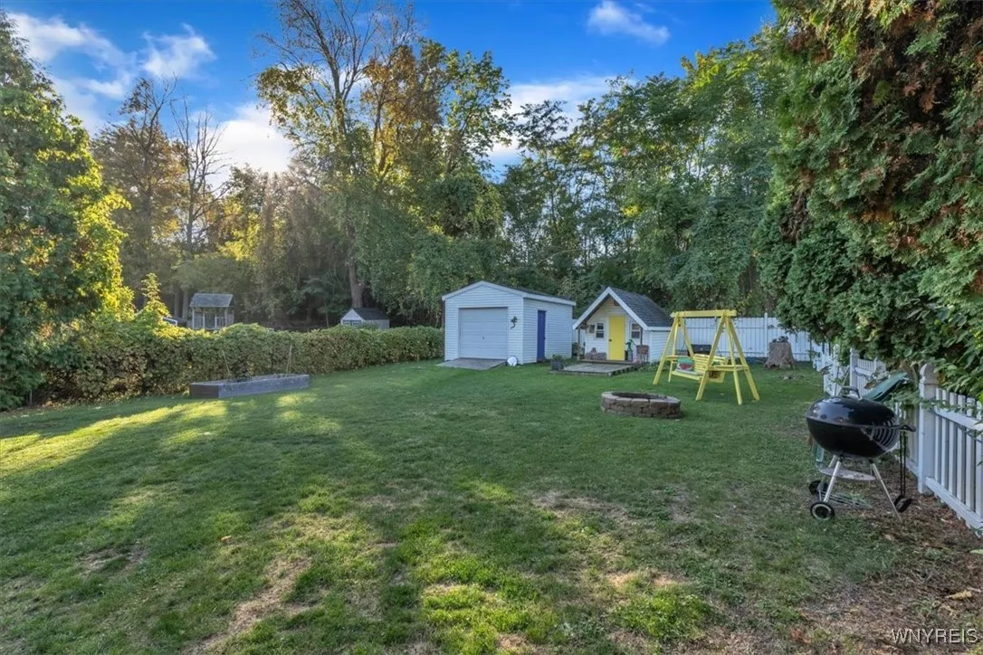 901 Onondaga Street, Lewiston, New York 14092, Lewiston, New York 14092, 4 Bedrooms Bedrooms, 10 Rooms Rooms,2 BathroomsBathrooms,Residential,For Sale,901 Onondaga Street, Lewiston, New York 14092,0,B1644160