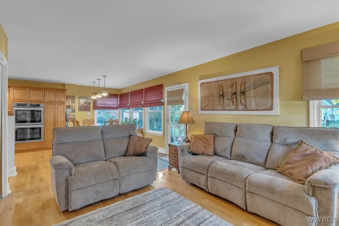 901 Onondaga Street, Lewiston, New York 14092, Lewiston, New York 14092, 4 Bedrooms Bedrooms, 10 Rooms Rooms,2 BathroomsBathrooms,Residential,For Sale,901 Onondaga Street, Lewiston, New York 14092,0,B1644160