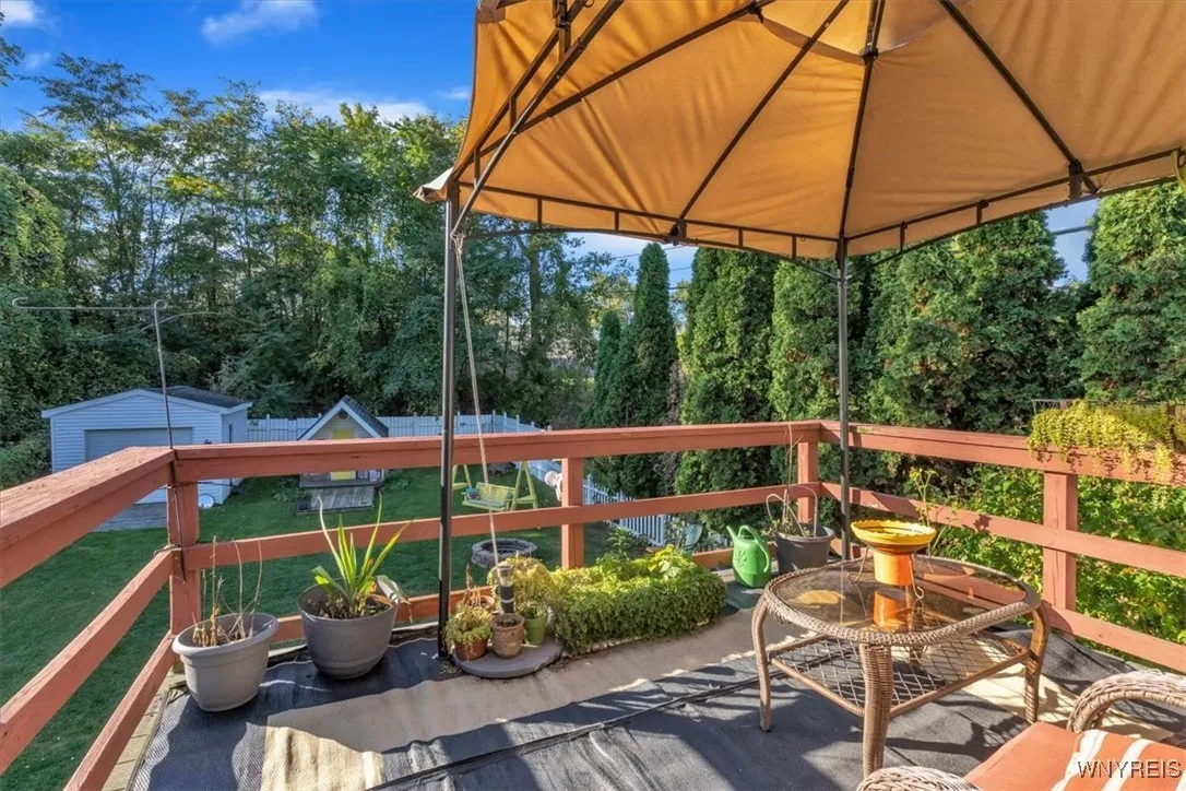 901 Onondaga Street, Lewiston, New York 14092, Lewiston, New York 14092, 4 Bedrooms Bedrooms, 10 Rooms Rooms,2 BathroomsBathrooms,Residential,For Sale,901 Onondaga Street, Lewiston, New York 14092,0,B1644160