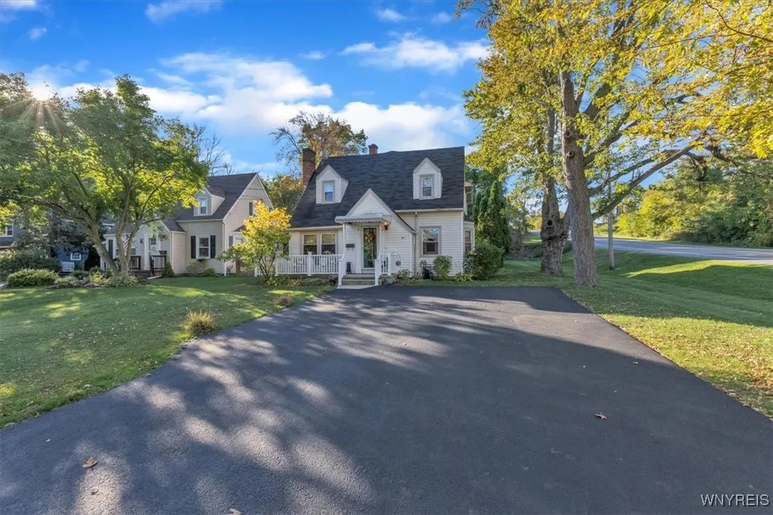 901 Onondaga Street, Lewiston, New York 14092, Lewiston, New York 14092, 4 Bedrooms Bedrooms, 10 Rooms Rooms,2 BathroomsBathrooms,Residential,For Sale,901 Onondaga Street, Lewiston, New York 14092,0,B1644160