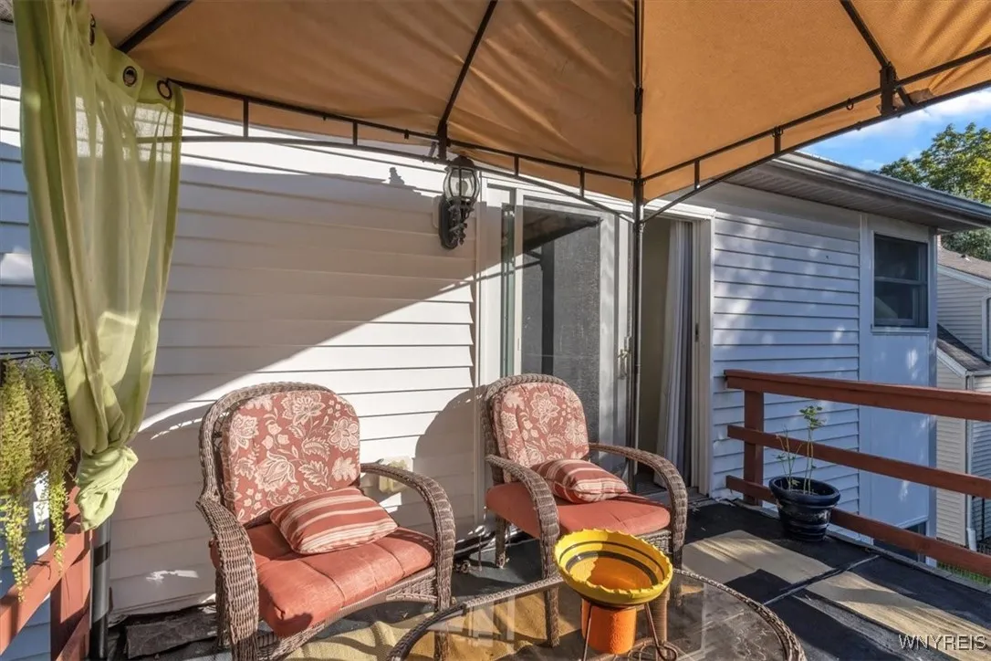901 Onondaga Street, Lewiston, New York 14092, Lewiston, New York 14092, 4 Bedrooms Bedrooms, 10 Rooms Rooms,2 BathroomsBathrooms,Residential,For Sale,901 Onondaga Street, Lewiston, New York 14092,0,B1644160