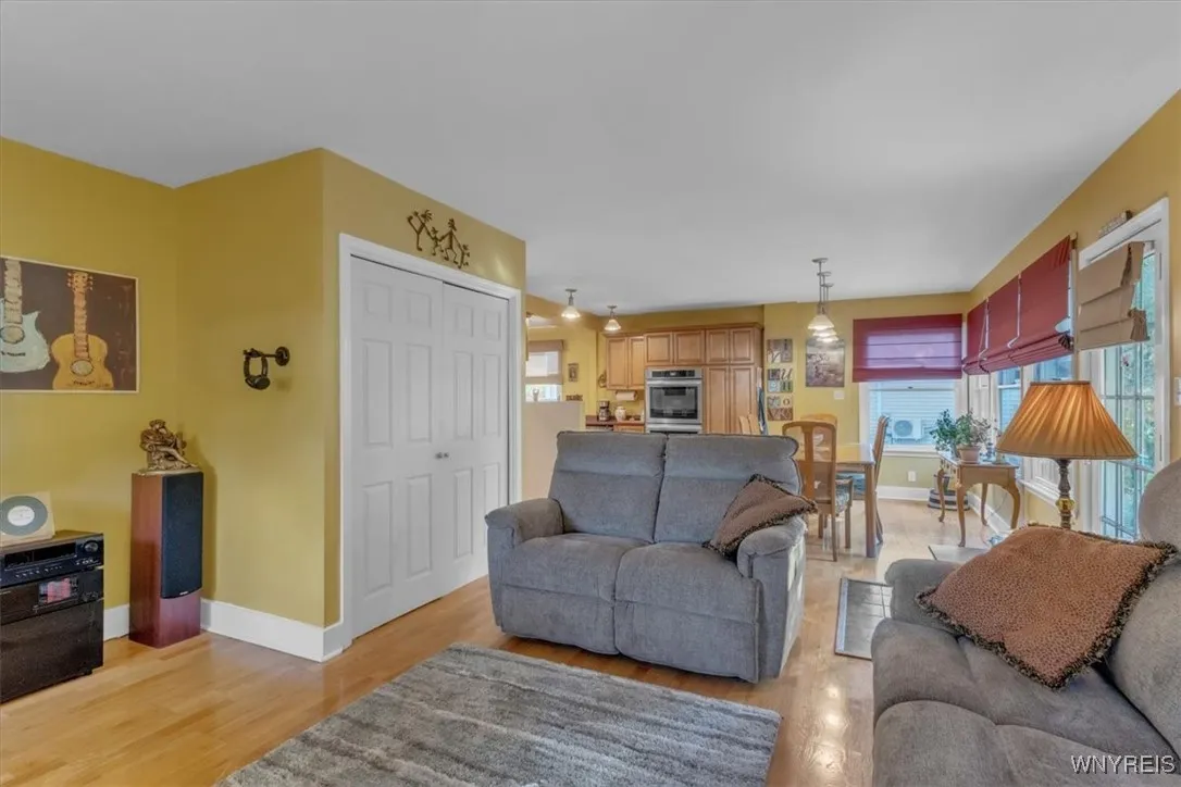 901 Onondaga Street, Lewiston, New York 14092, Lewiston, New York 14092, 4 Bedrooms Bedrooms, 10 Rooms Rooms,2 BathroomsBathrooms,Residential,For Sale,901 Onondaga Street, Lewiston, New York 14092,0,B1644160