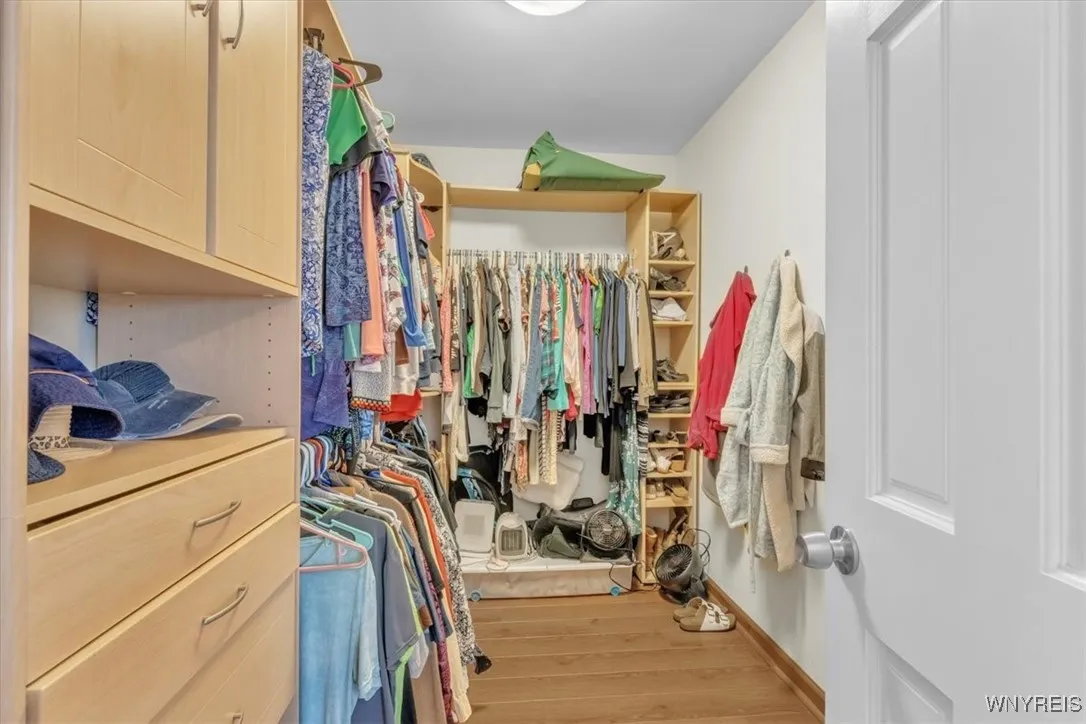 901 Onondaga Street, Lewiston, New York 14092, Lewiston, New York 14092, 4 Bedrooms Bedrooms, 10 Rooms Rooms,2 BathroomsBathrooms,Residential,For Sale,901 Onondaga Street, Lewiston, New York 14092,0,B1644160