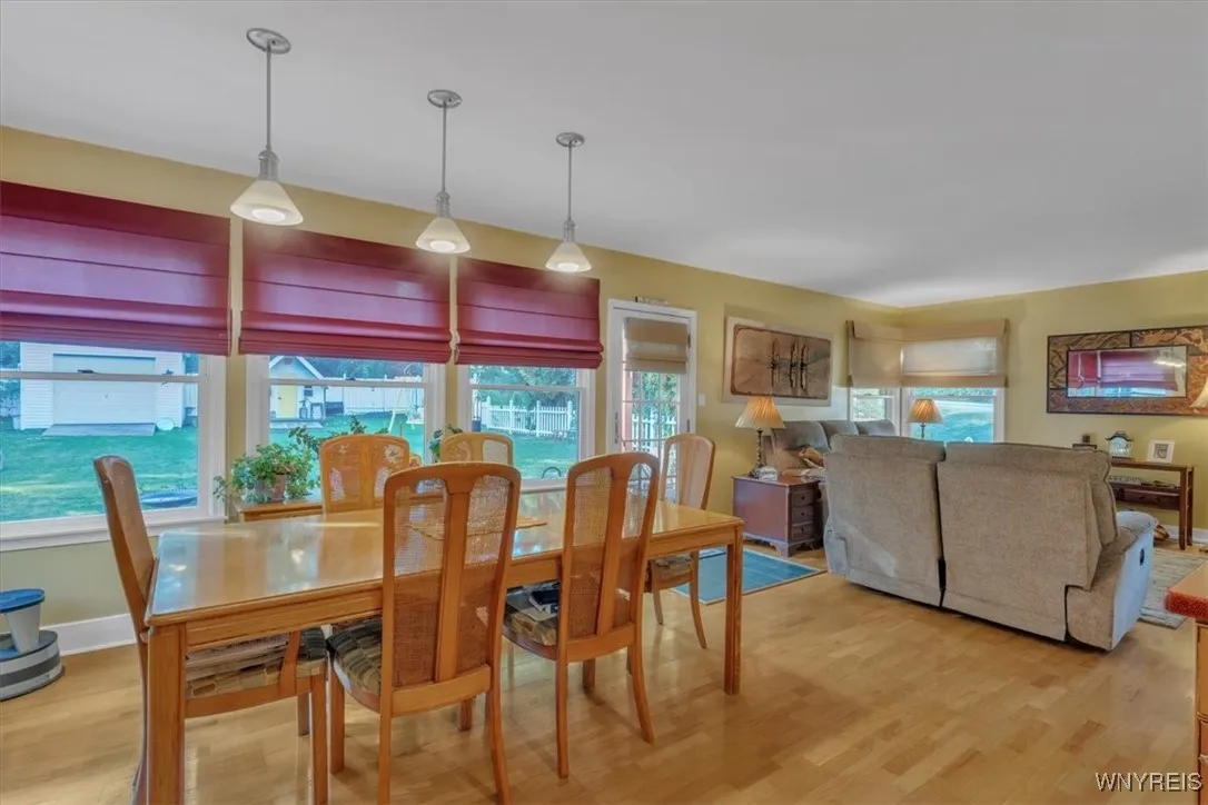 901 Onondaga Street, Lewiston, New York 14092, Lewiston, New York 14092, 4 Bedrooms Bedrooms, 10 Rooms Rooms,2 BathroomsBathrooms,Residential,For Sale,901 Onondaga Street, Lewiston, New York 14092,0,B1644160
