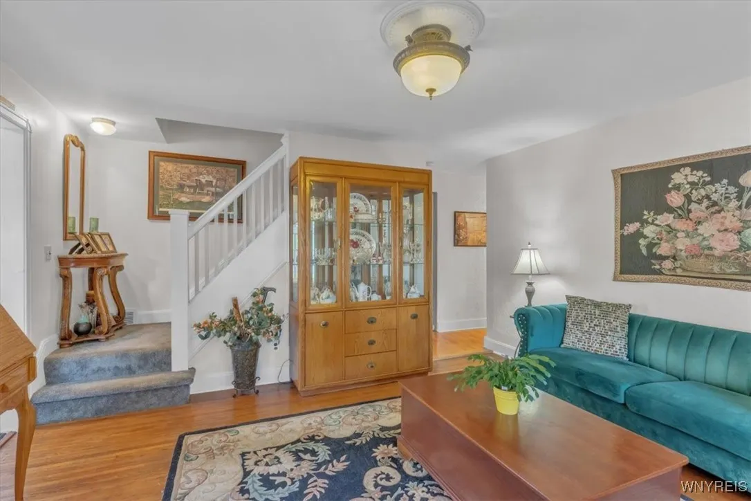 901 Onondaga Street, Lewiston, New York 14092, Lewiston, New York 14092, 4 Bedrooms Bedrooms, 10 Rooms Rooms,2 BathroomsBathrooms,Residential,For Sale,901 Onondaga Street, Lewiston, New York 14092,0,B1644160