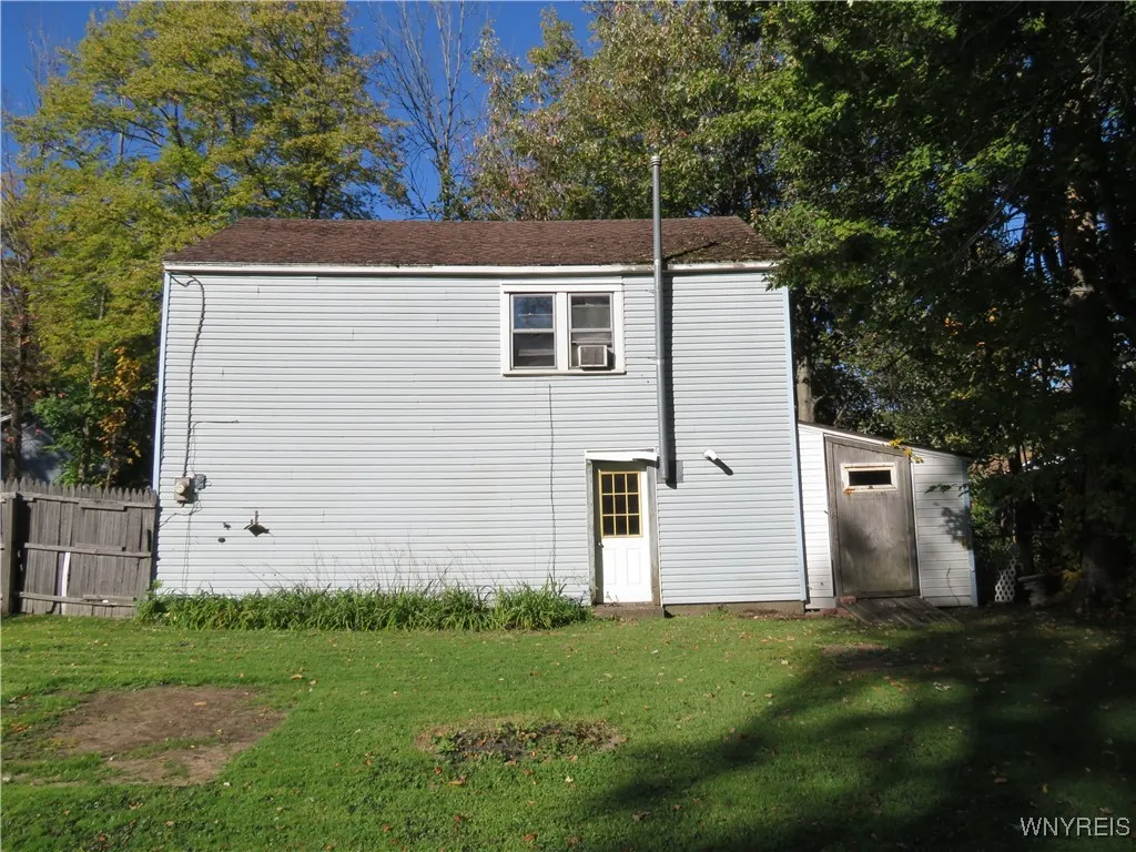 Right Side View of Garage
